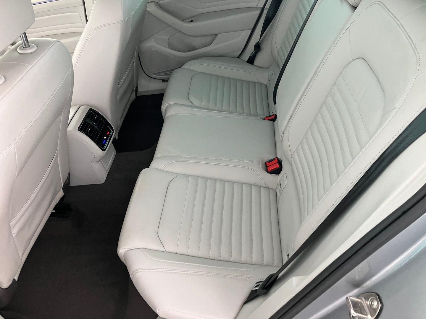 VW Passat Variant Elegance TSI ACT OPF DSG | Bild 11 von 14