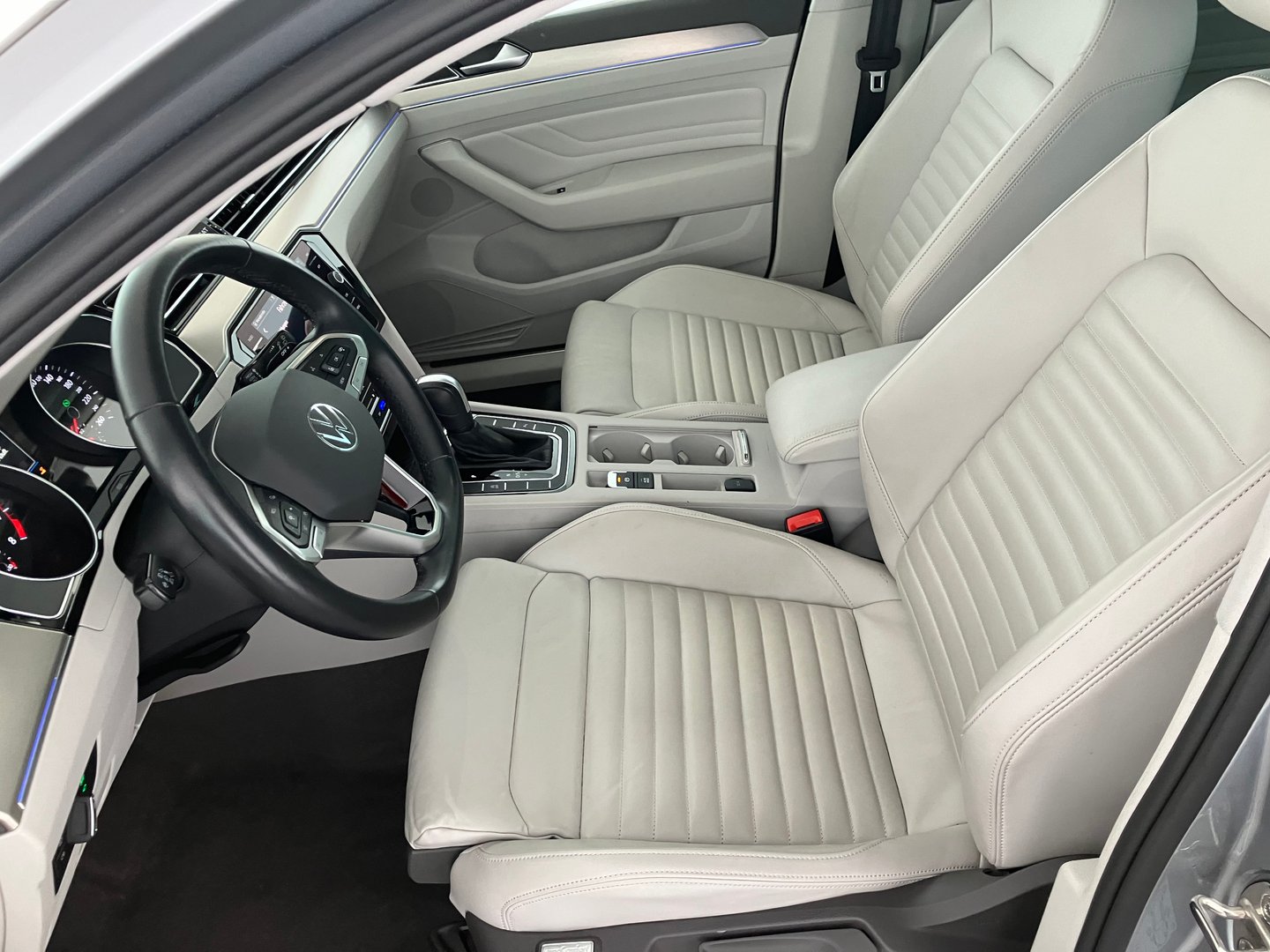 VW Passat Variant Elegance TSI ACT OPF DSG | Bild 3 von 14