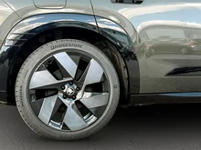Škoda Peaq Sportline 90x in Olibo-Grün Metallic