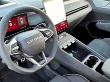 Škoda Peaq Sportline 90x in Olibo-Grün Metallic