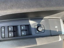 Škoda Peaq Sportline 90x in Olibo-Grün Metallic