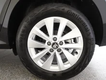 Škoda Kamiq Selection TSI DSG in Black-Magic Perleffekt