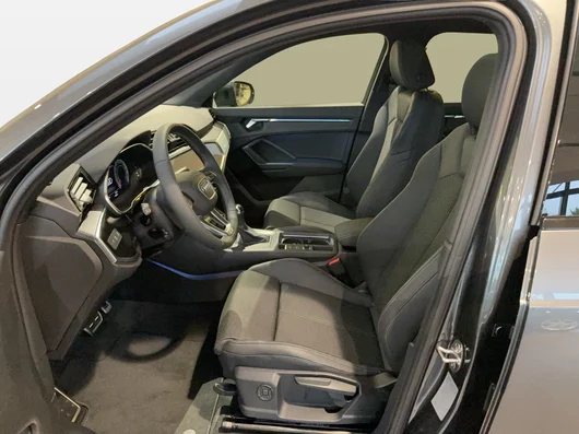Bild eines Q3 35 TDI admired