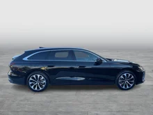 Audi A6 Avant quattro e-hybrid in 0E Mythosschwarz Metallic