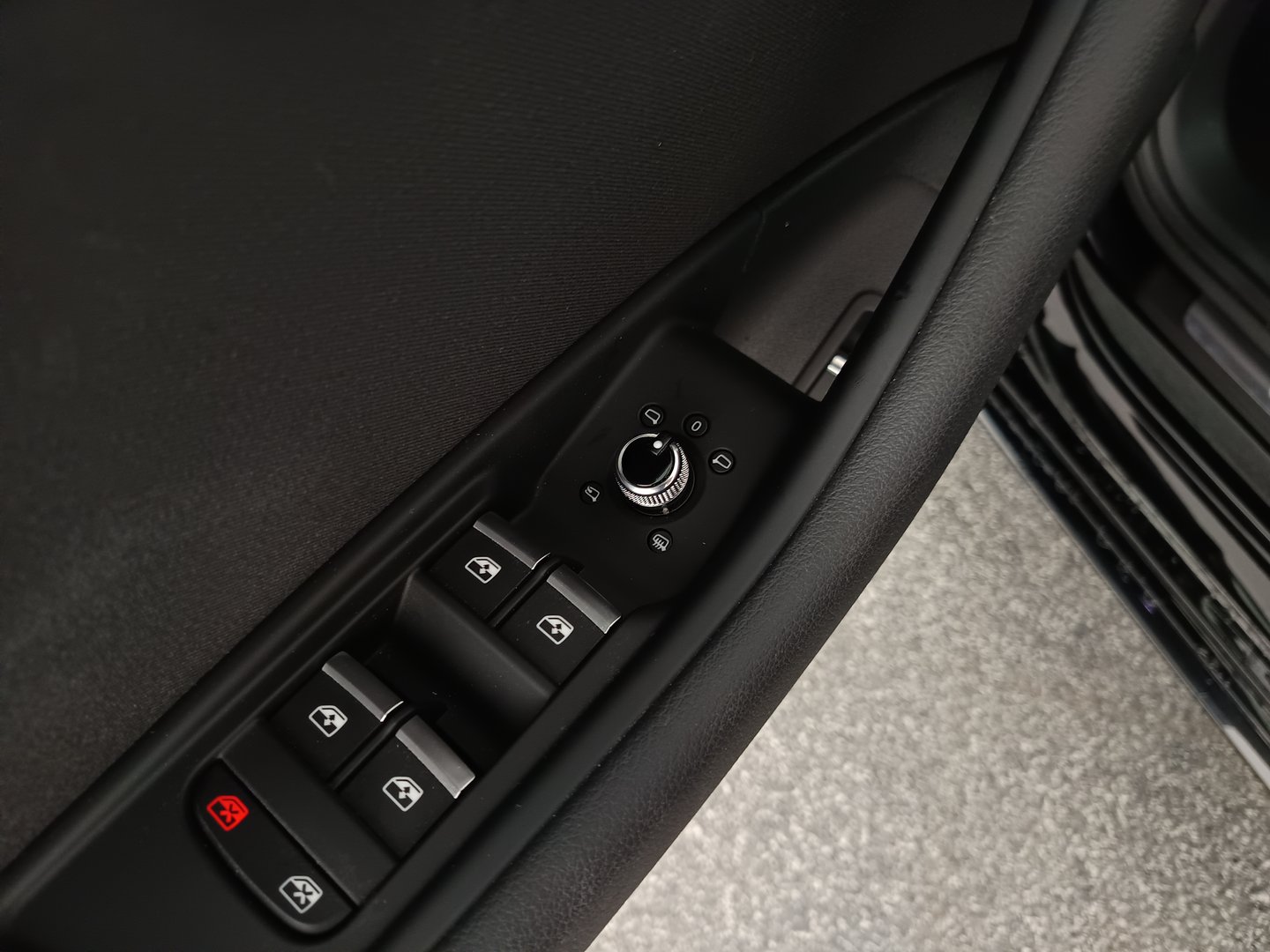 Audi A4 Limousine 35 TDI advanced | Bild 11 von 34