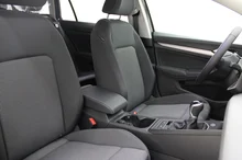 VW Golf Variant 4Me TSI in Delfingrau Metallic