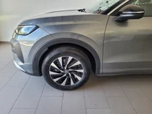 VW T-Roc Life eTSI DSG in Wolf Grey Dach Black Uni