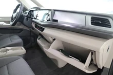 VW Multivan Business ÜH eHybrid 180 kW 4M in Deepblack Perleffekt