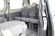 VW Multivan Business ÜH eHybrid 180 kW 4M in Deepblack Perleffekt
