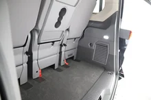 VW Multivan Business ÜH eHybrid 180 kW 4M in Deepblack Perleffekt