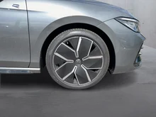VW Passat Variant Sport TDI DSG in Diabasgrau Metallic mit Dach Schwarz