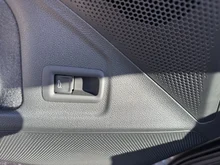 VW Passat Variant Sport TDI DSG in Diabasgrau Metallic mit Dach Schwarz