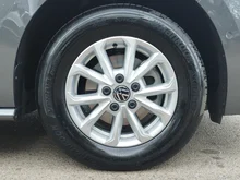 VW Multivan Business ÜH TDI in Indiumgrau Metallic