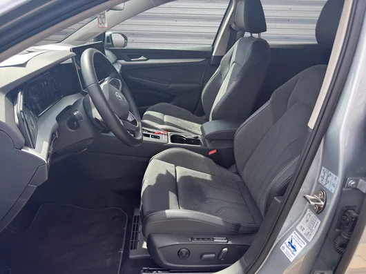 Bild eines Golf Variant Business mHeV DSG