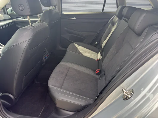 Bild eines Golf Variant Business mHeV DSG
