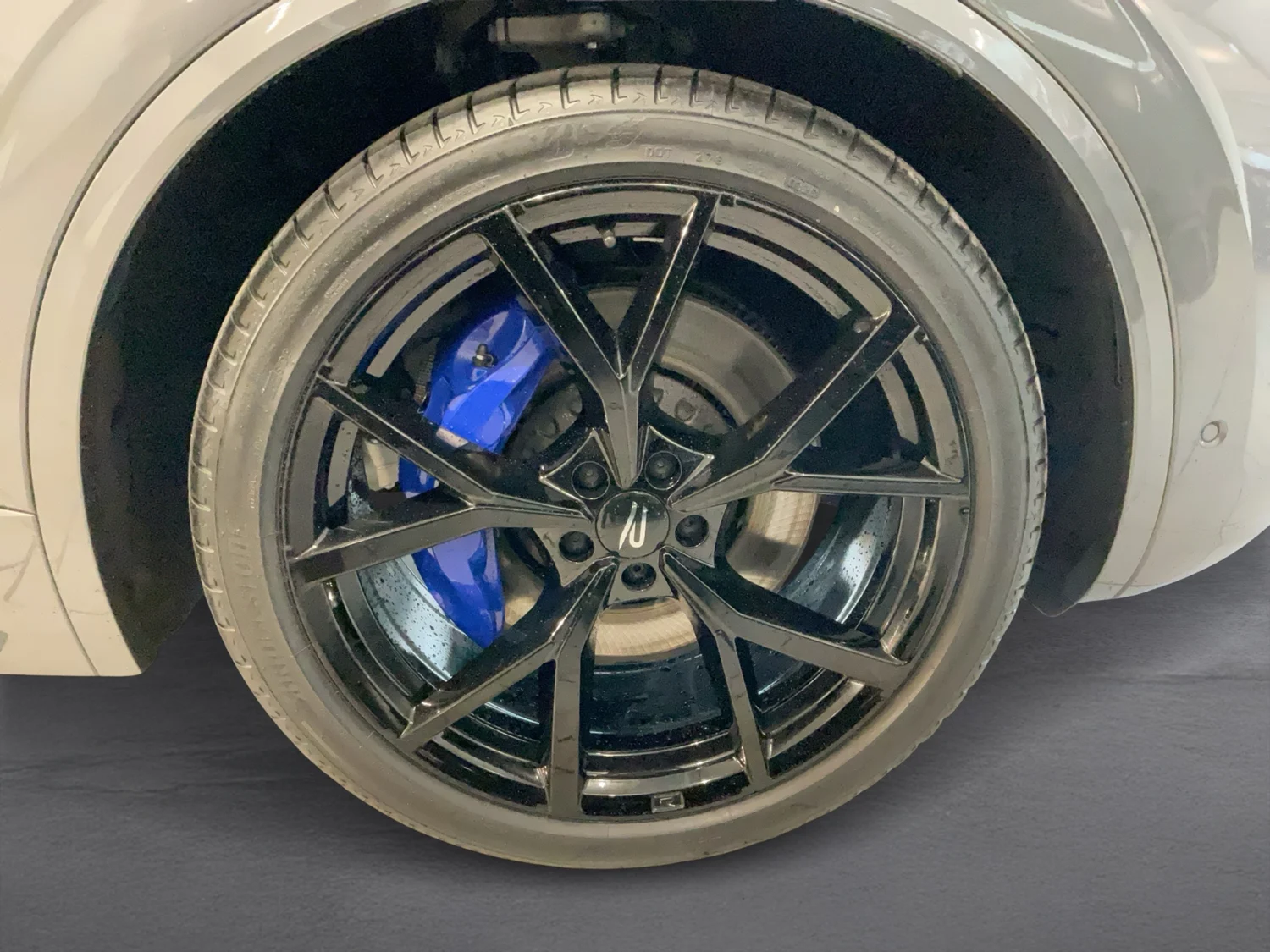 Bild eines VW Touareg R eHybrid TSI 4M. Final Edition