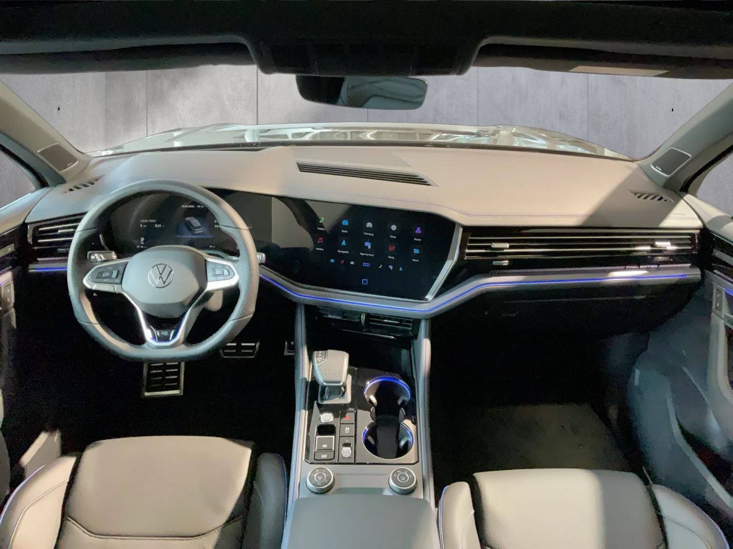 Bild eines VW Touareg R eHybrid TSI 4M. Final Edition