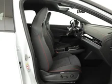 VW ID.4 GTX 4MOTION 250 kW Business -77 kWh in Gletscherweiß Metallic Dach schwarz