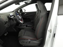 VW ID.4 GTX 4MOTION 250 kW Business -77 kWh in Gletscherweiß Metallic Dach schwarz