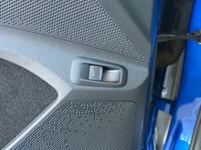 Škoda Enyaq Sportline 80x in Race-Blau Metallic