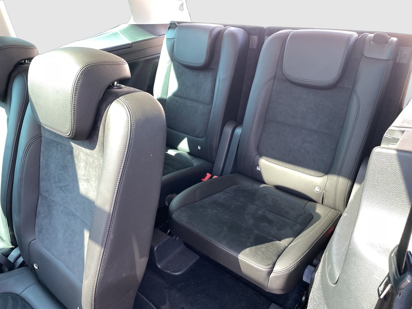 VW Sharan Business+ TDI SCR DSG 5-Sitzer | Bild 23 von 28
