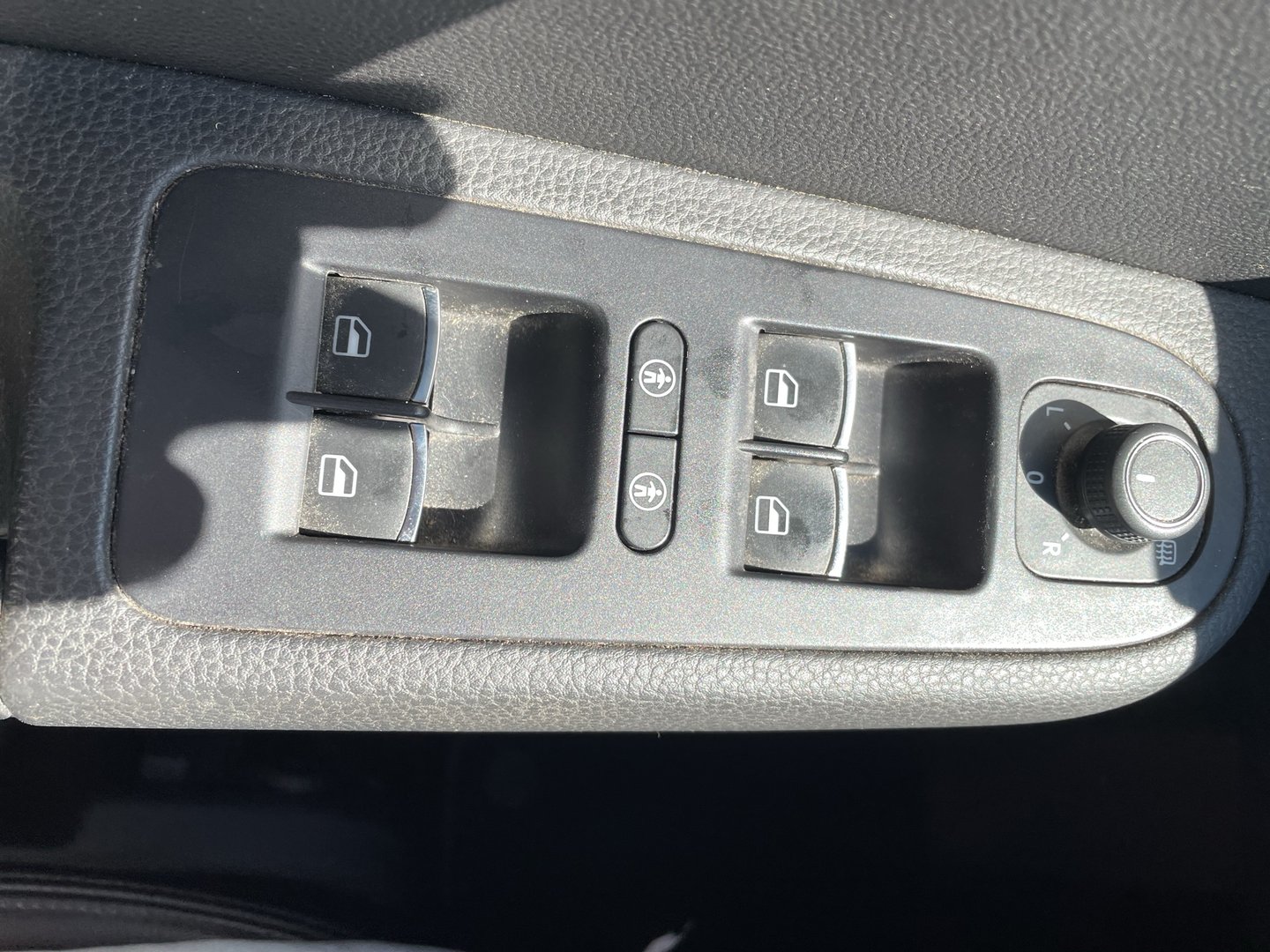 VW Sharan Business+ TDI SCR DSG 5-Sitzer | Bild 7 von 28