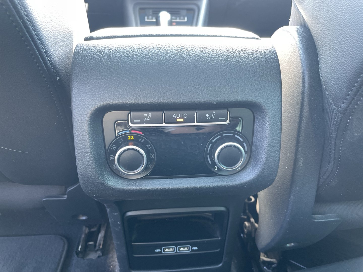 VW Sharan Business+ TDI SCR DSG 5-Sitzer | Bild 22 von 28