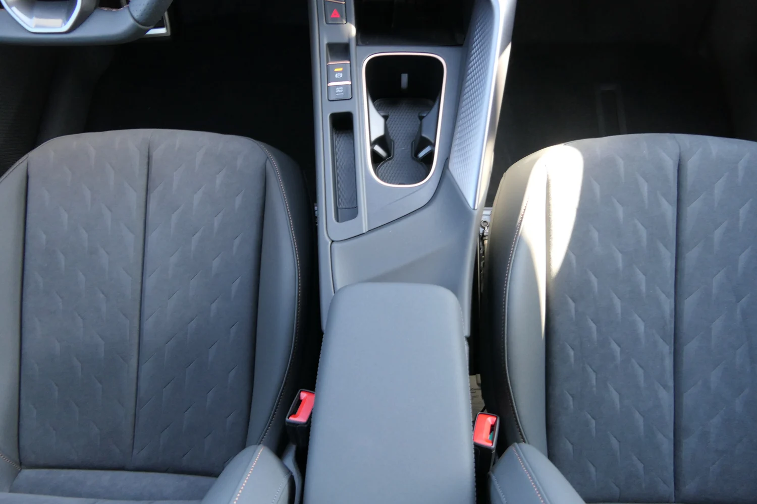 Bild eines CUPRA Terramar 1.5 e-TSI 150 PS DSG