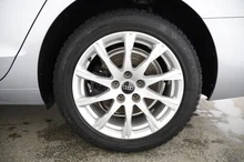 Audi A4 Limousine 30 TDI in FLORETTSILBER METALLIC