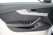 Audi A4 Limousine 30 TDI in FLORETTSILBER METALLIC