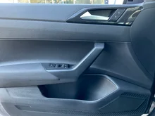 VW Taigo Life TSI in Rauchgrau Metallic
