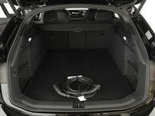 Audi S6 Avant e-tron in Mythosschwarz Metallic