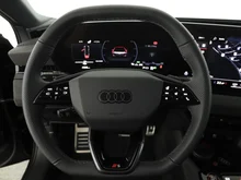 Audi S6 Avant e-tron in Mythosschwarz Metallic
