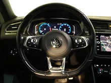 VW Tiguan Highline TDI SCR 4MOTION DSG in 0R Oryxweiß Perlmutteffekt