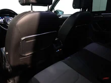VW Tiguan Highline TDI SCR 4MOTION DSG in 0R Oryxweiß Perlmutteffekt