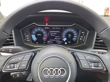Audi A1 Sportback 25 TFSI intense in Pfeilgrau Perleffekt