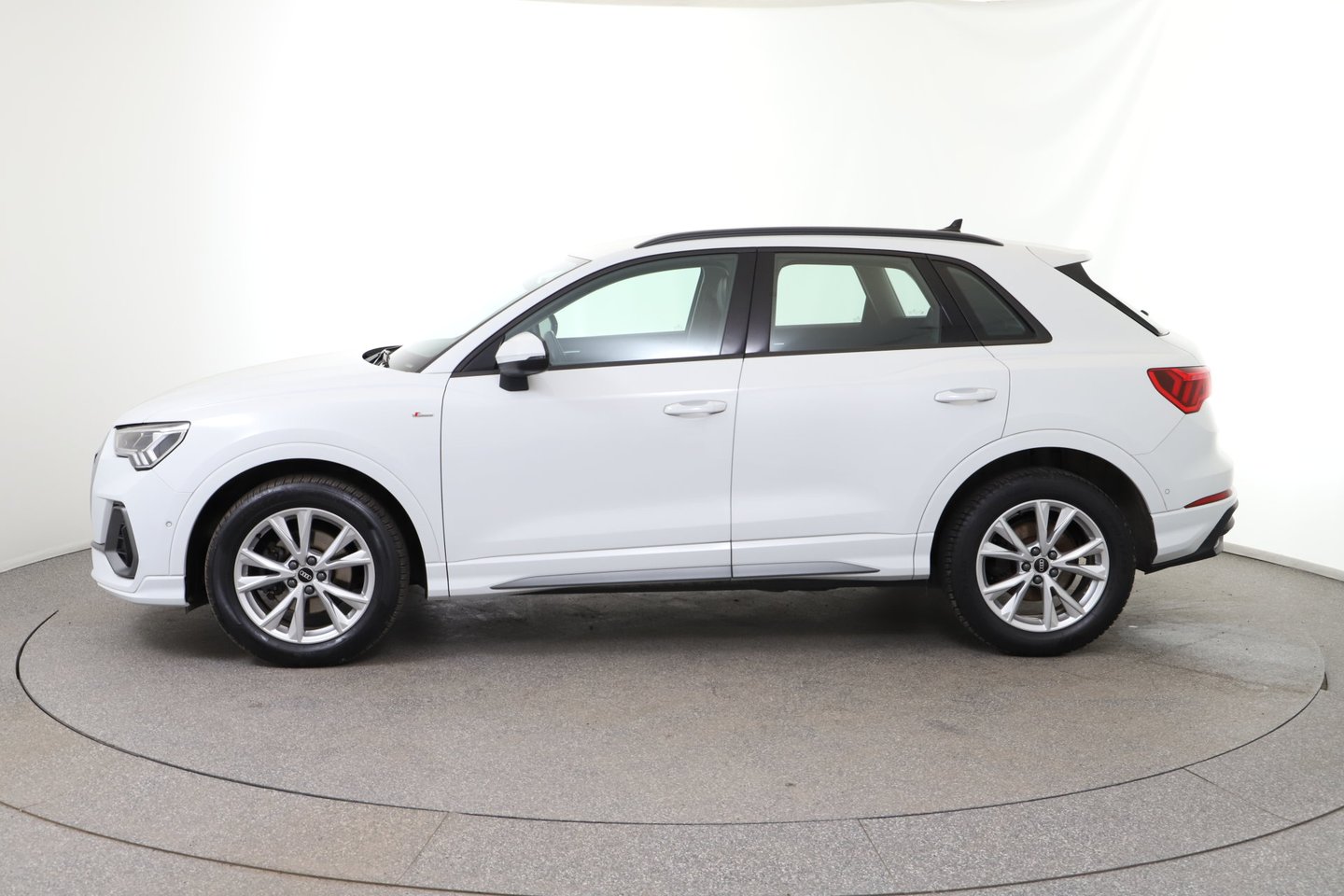 Audi Q3 35 TDI S line exterieur | Bild 2 von 31