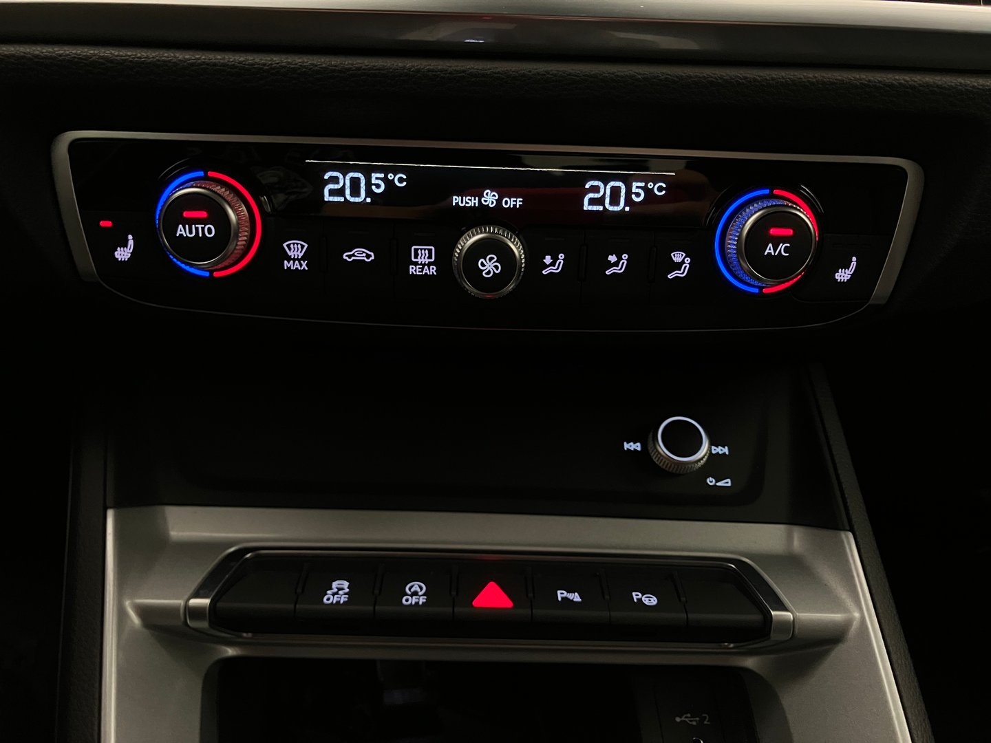 Audi Q3 35 TDI S line exterieur | Bild 24 von 31