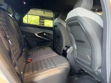 Peugeot 3008 Hybrid 136 E-DCS6 GT Aut. in weiss - metallic