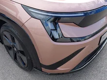 Škoda Peaq Sportline 90x in Rosewood-Beige Metallic