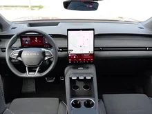 Škoda Peaq Sportline 90x in Rosewood-Beige Metallic