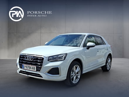 Audi Q2 35 TFSI admired