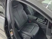 Audi A6 Avant e-tron quattro in Daytonagrau Perleffekt