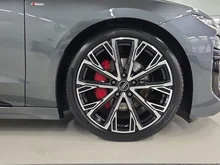 Audi A6 Avant e-tron quattro in Daytonagrau Perleffekt