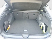 VW ID.4 Pro 4MOTION 220 kW Business -77 kWh in Scale Silver Metallic Dach schwarz