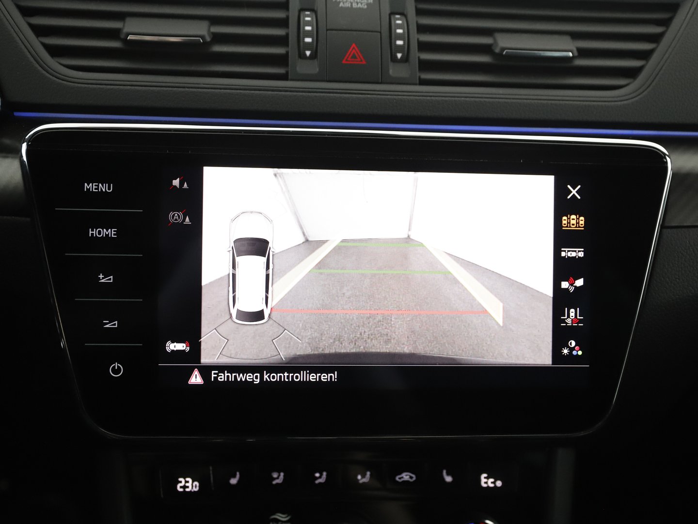 Škoda SUPERB Combi iV SPORTLINE DSG | Bild 16 von 26