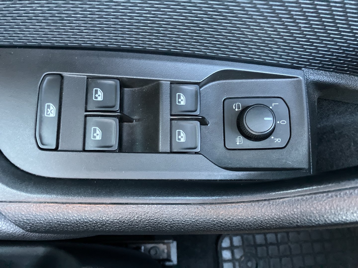 Škoda OCTAVIA Combi 4x4 Ambition TDI DSG | Bild 7 von 24