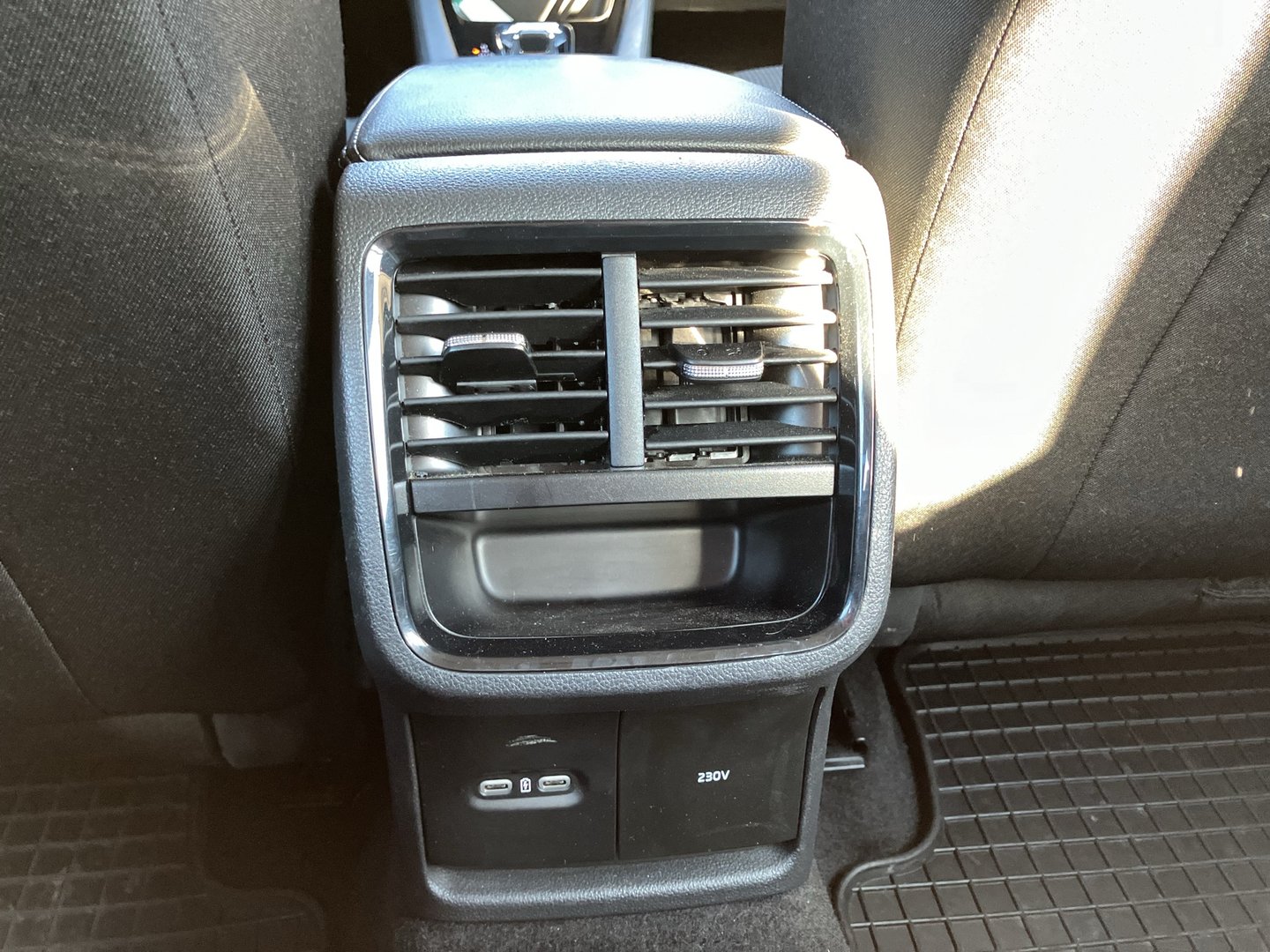 Škoda OCTAVIA Combi 4x4 Ambition TDI DSG | Bild 21 von 24