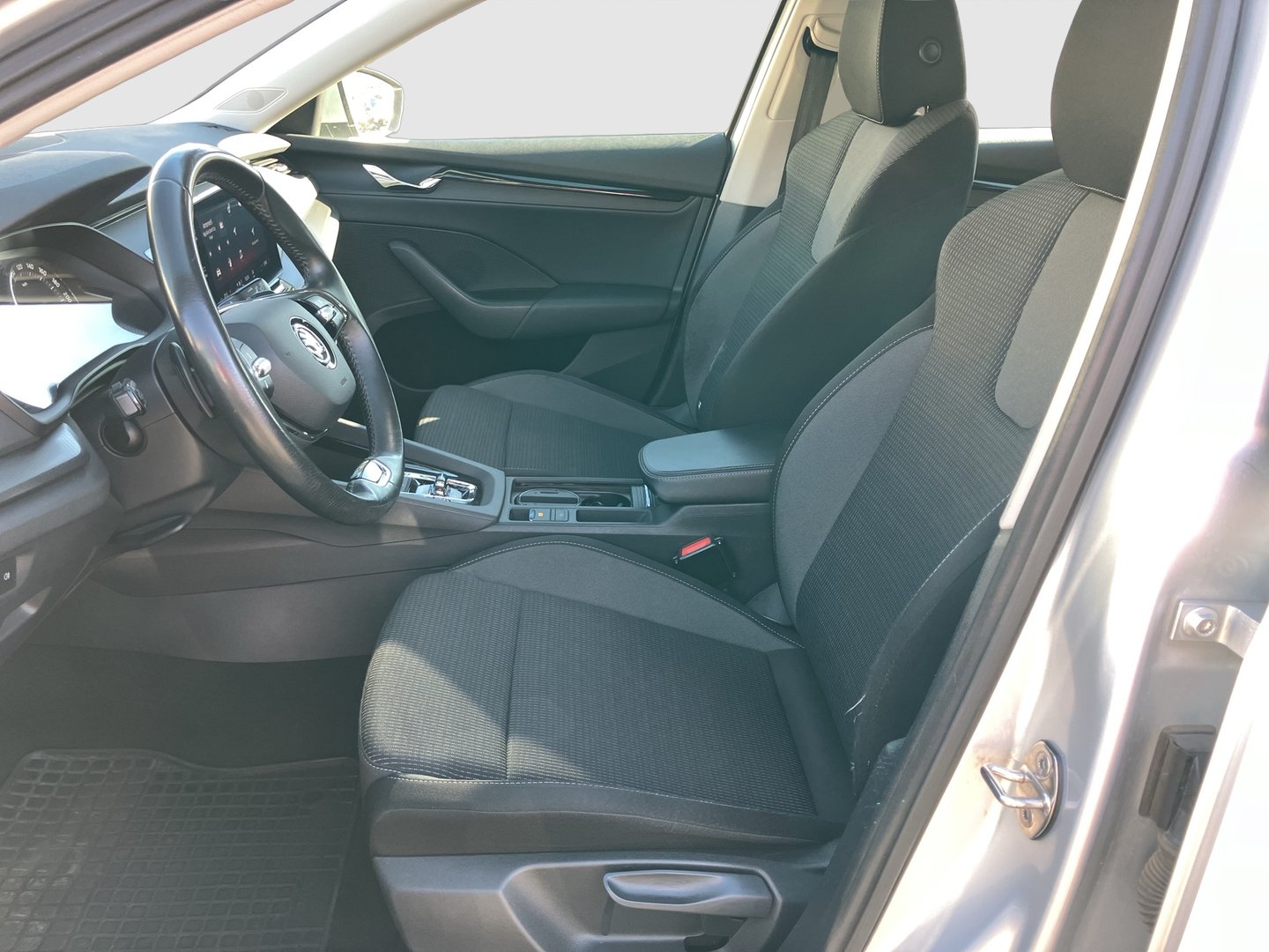 Škoda OCTAVIA Combi 4x4 Ambition TDI DSG | Bild 9 von 24