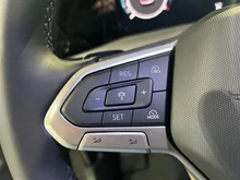 VW Golf Rabbit mHEV DSG in Delfingrau Metallic